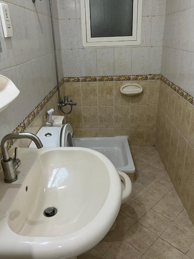 Welcom Tourist Hostel Дубай Екстериор снимка
